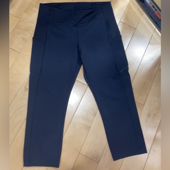 Lululemon - Picture 2 of 2